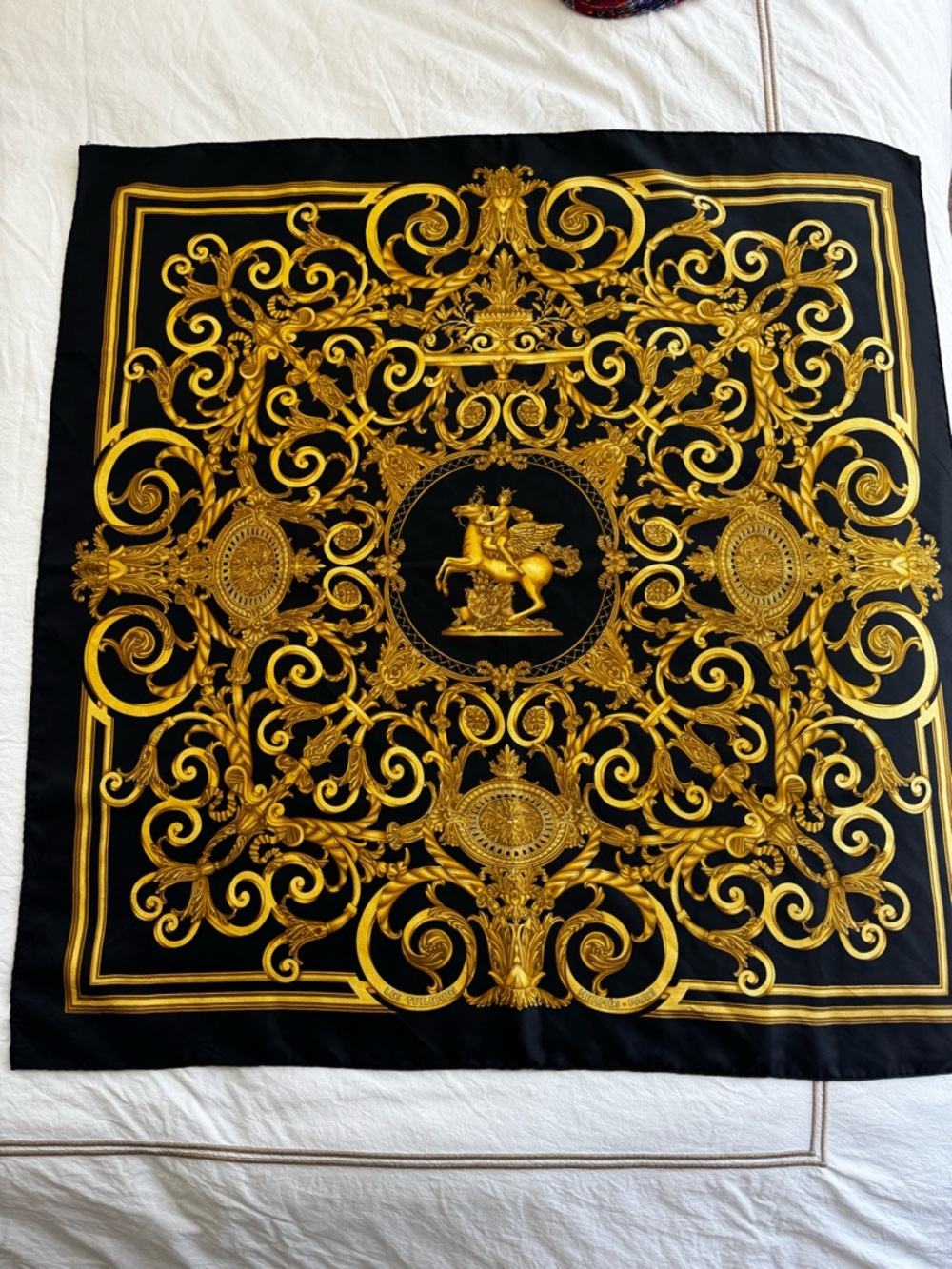 HERMÈS  Carre 90 Les Tuileries Jardin
Silk Scarf